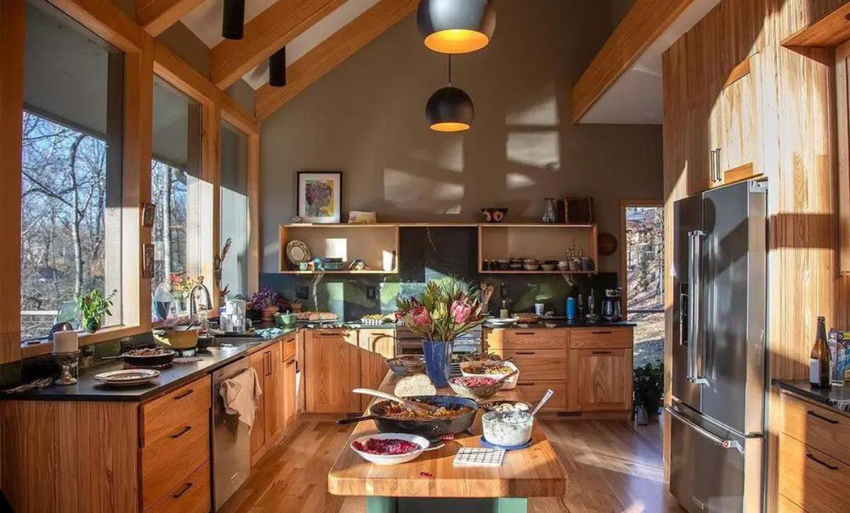 color schemes for kitchens with hickory cabinets
