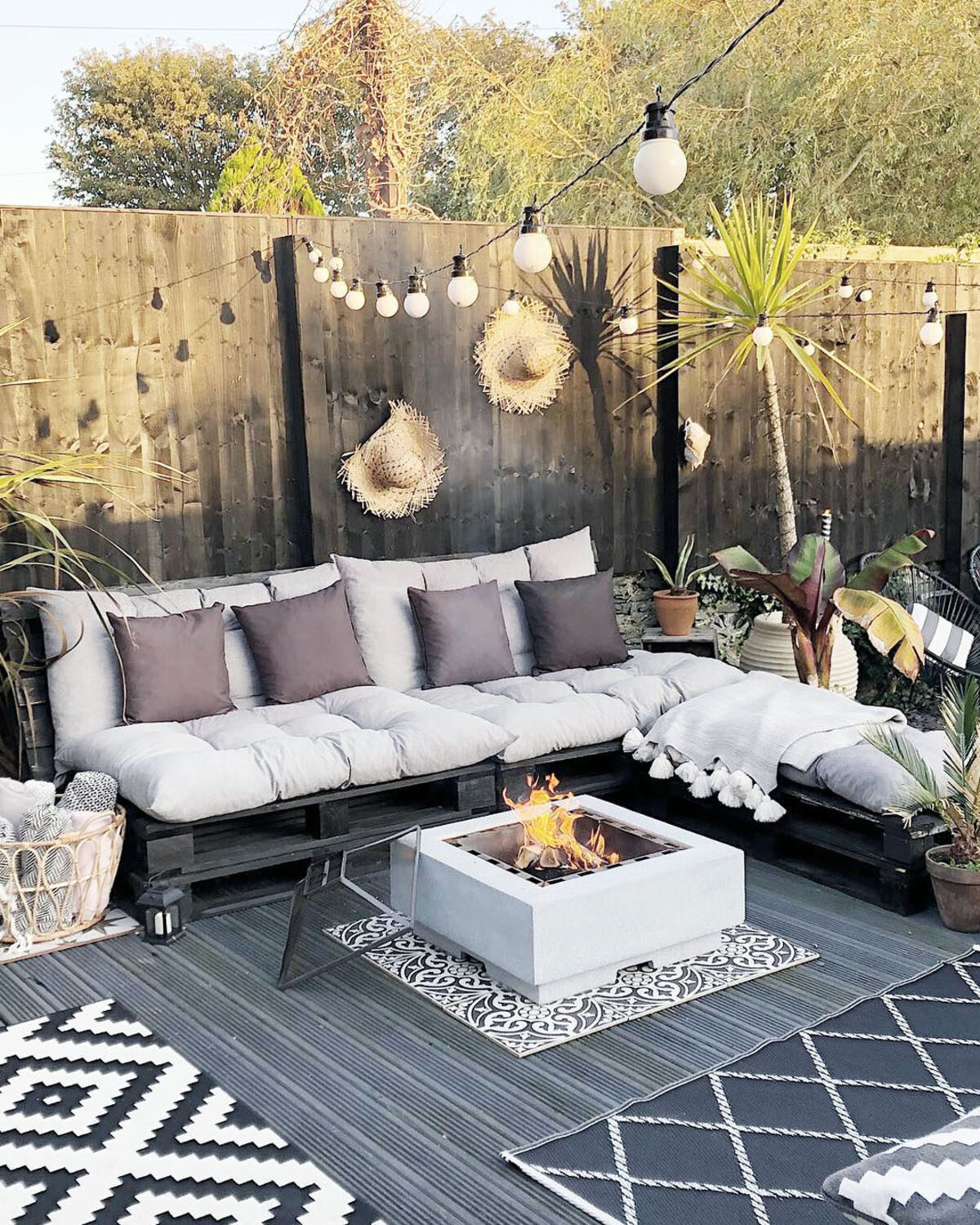 14 diy patio light poles 13