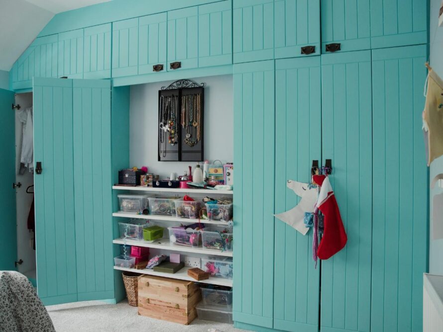 maximizing small bedroom space 05