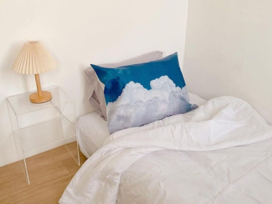 maximizing small bedroom space 06