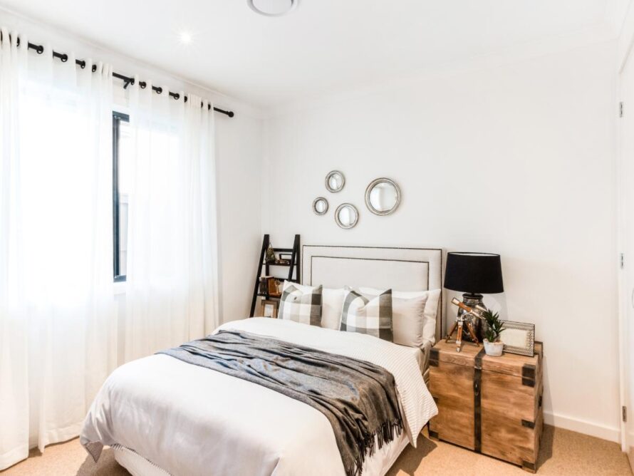maximizing small bedroom space 07