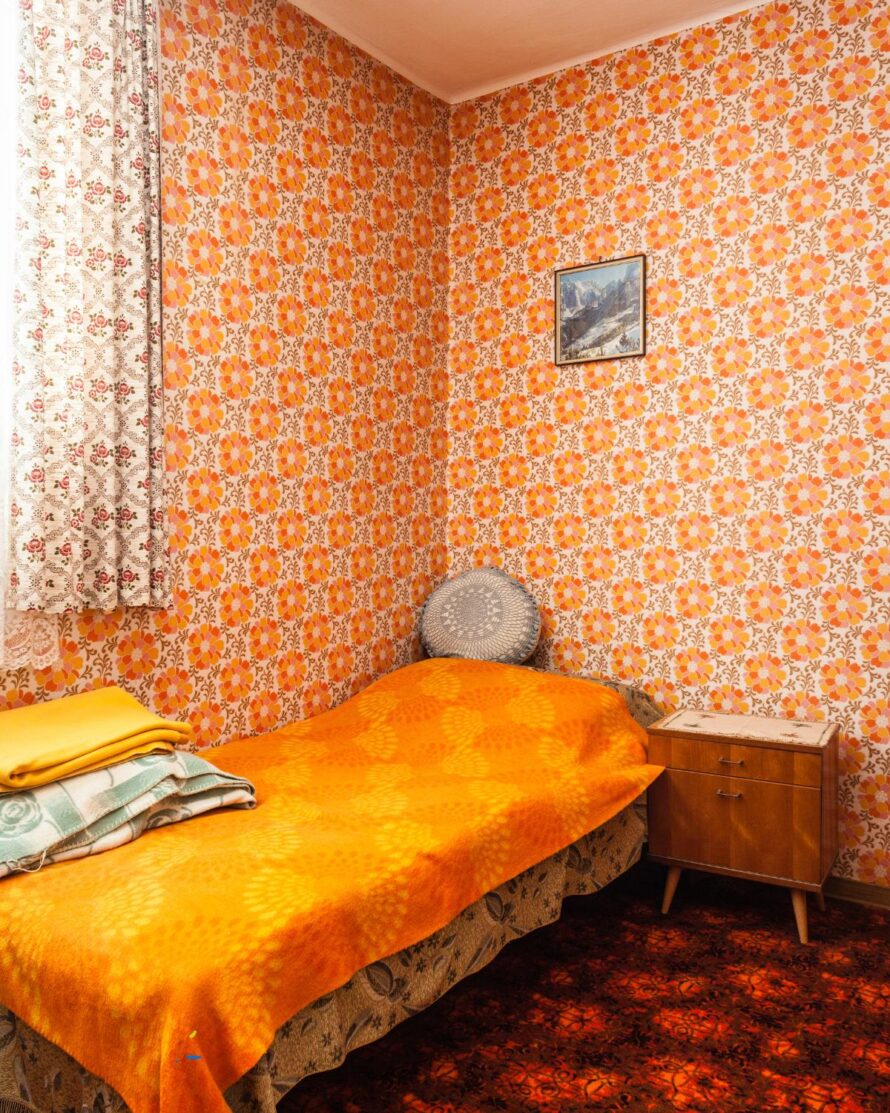 maximizing small bedroom space 15 1