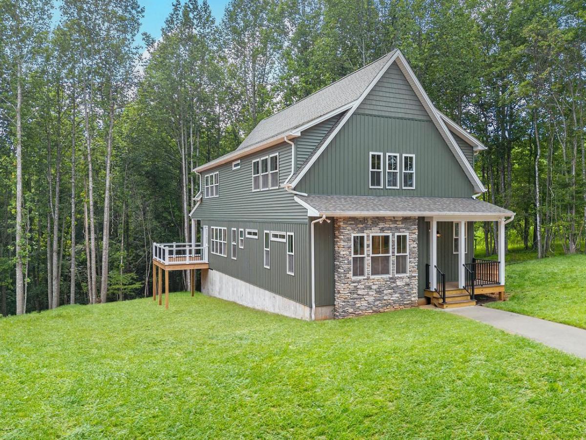 green exterior house colors 07