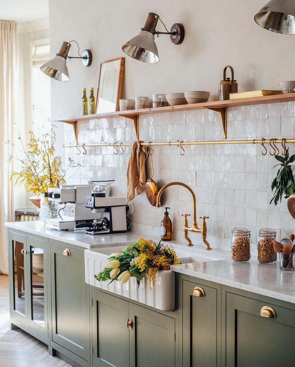 15 clever storage and decor ideas for above kitchen cabinets 2