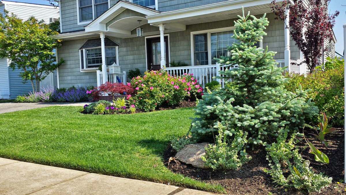 small front yard landscaping ideas 21
