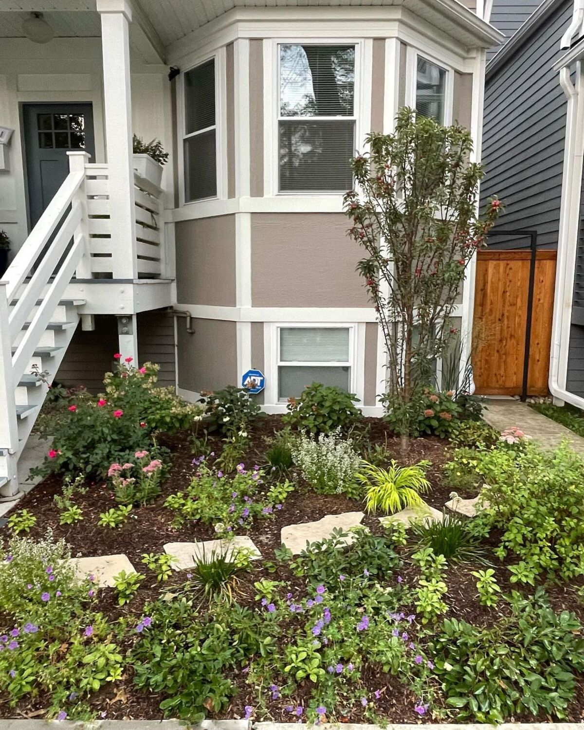 small front yard landscaping ideas 3