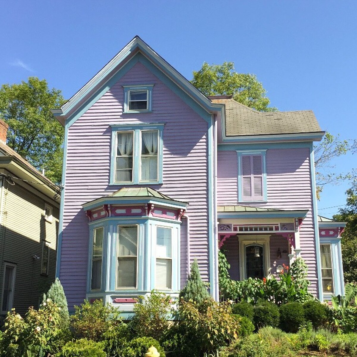 charming pastel exterior house colors 18