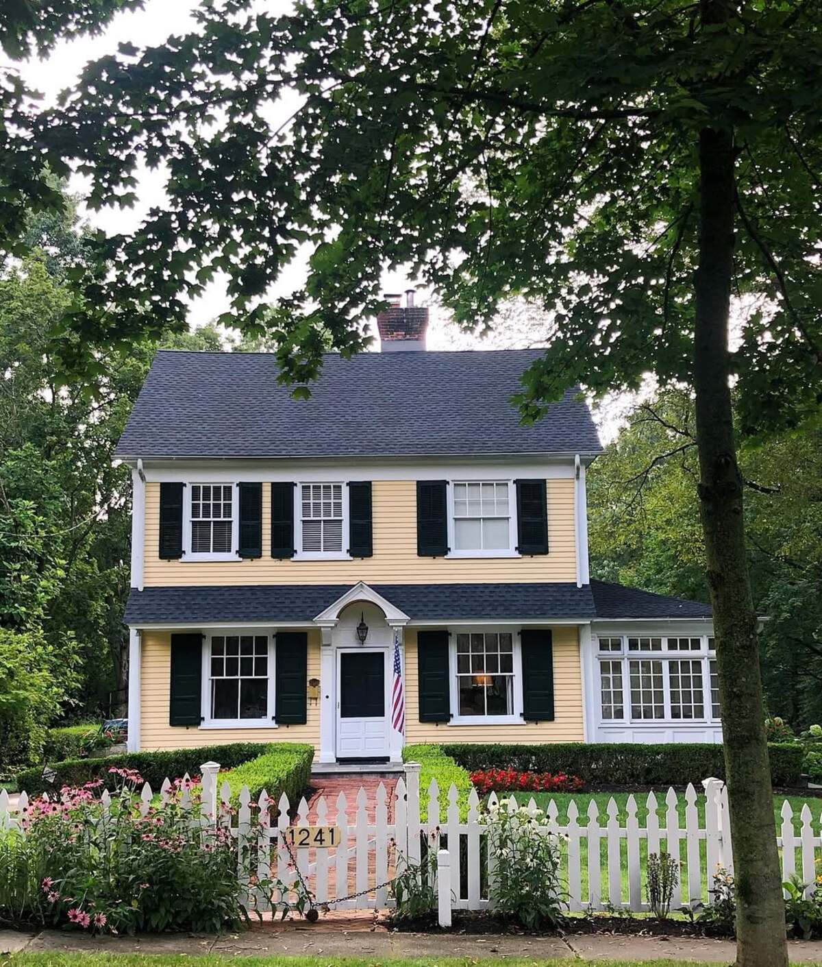 charming pastel exterior house colors 6