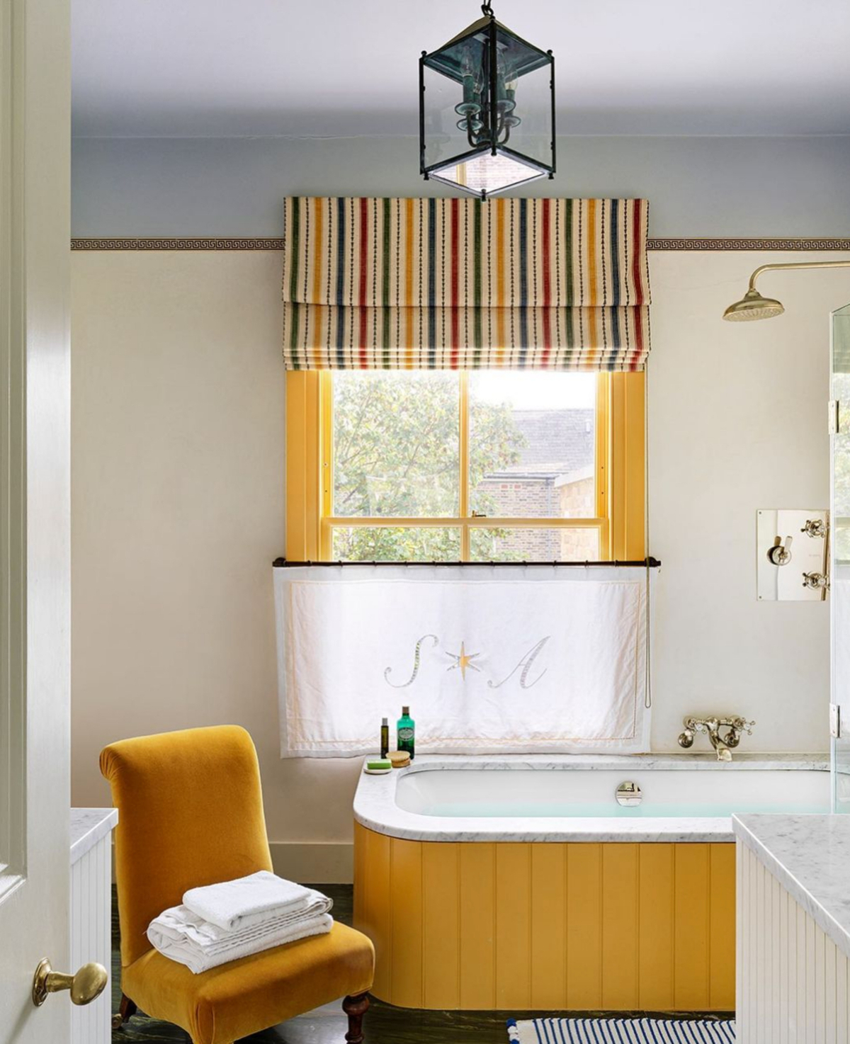 stunning bathroom color combinations 18