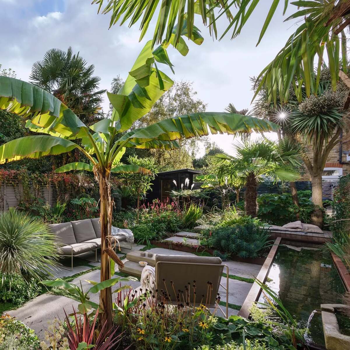 stunning small garden design 4
