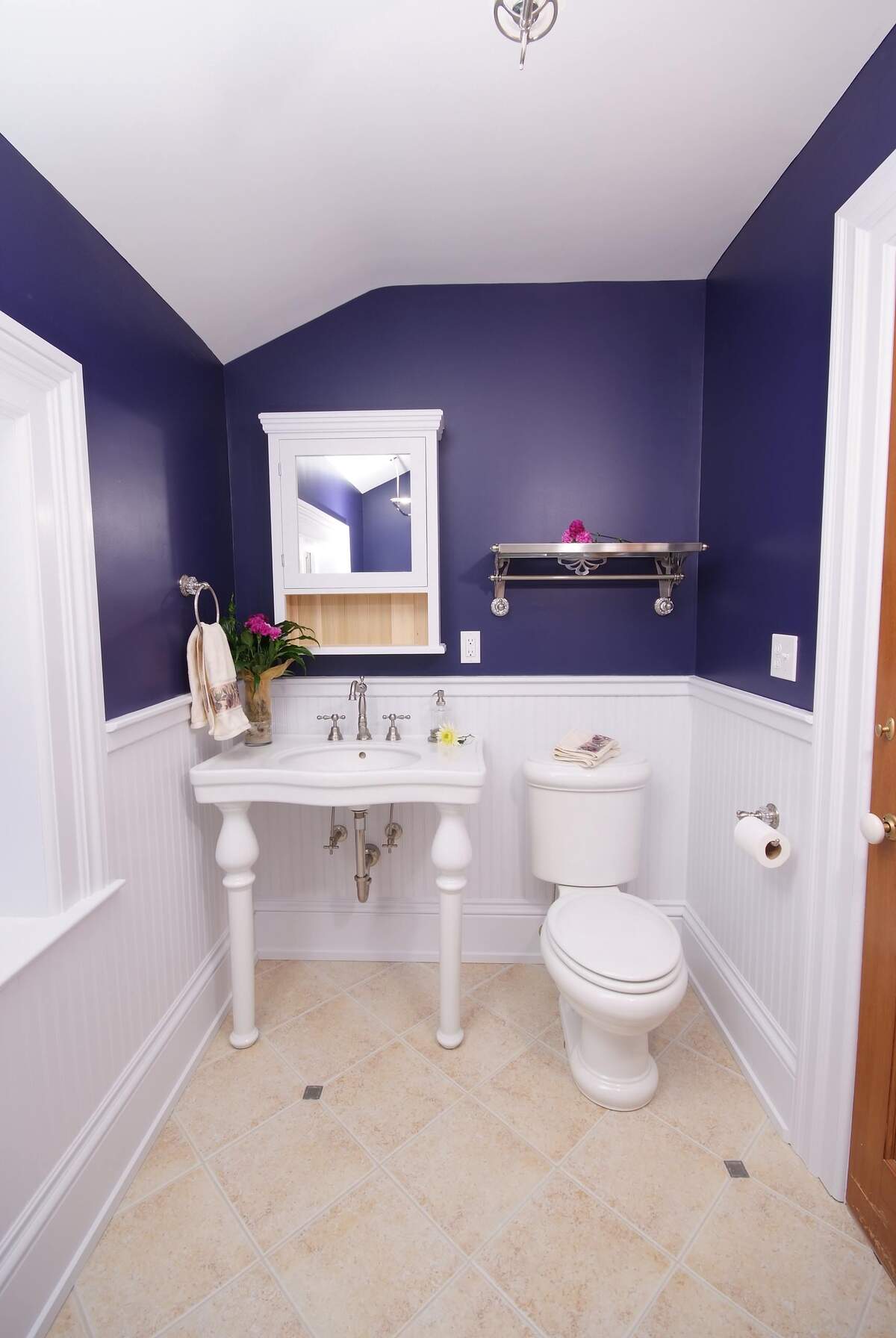 trendiest bathroom colors 18