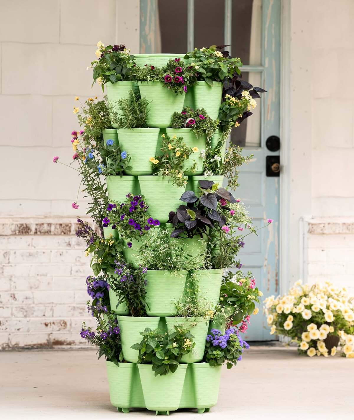 vertical urban flower gardens 7