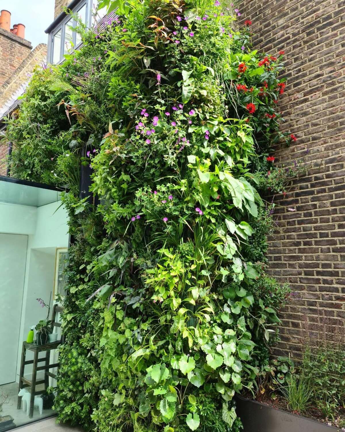 vertical urban flower gardens 8