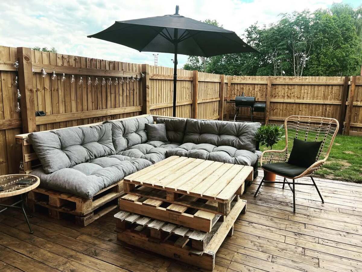 creative pallet patio deck designs 12