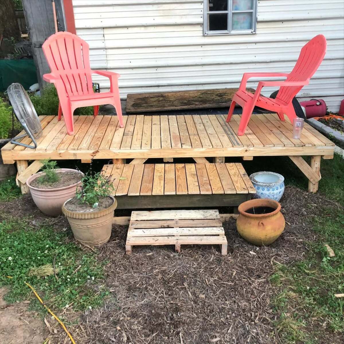 creative pallet patio deck designs 15