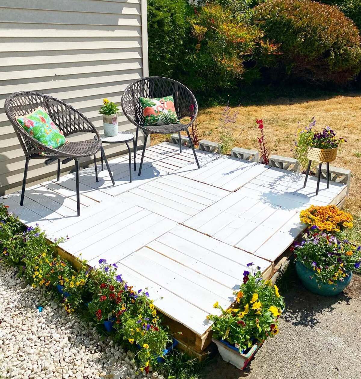 creative pallet patio deck designs 5