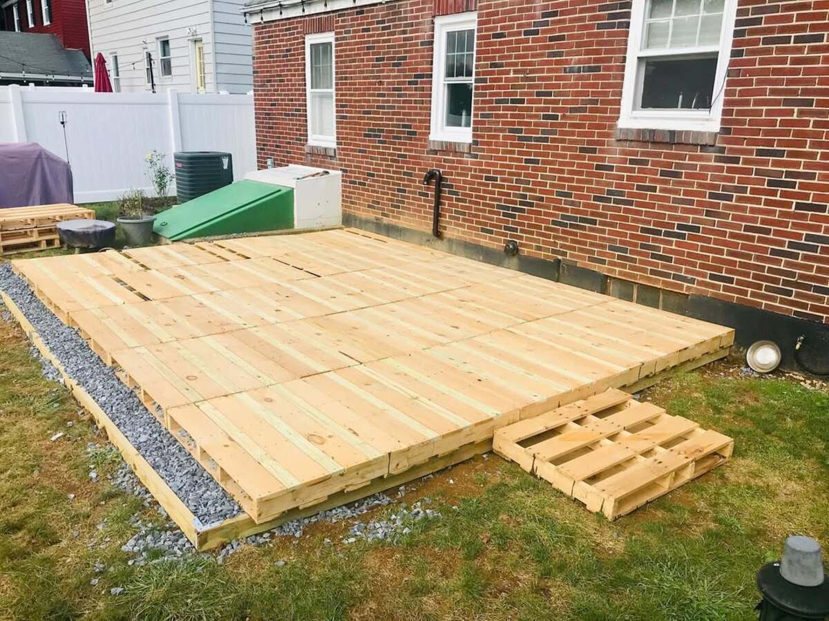 creative pallet patio deck designs 9