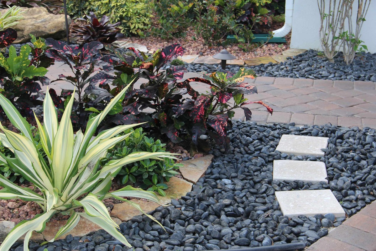 creative ways to use black rocks in landscaping 17