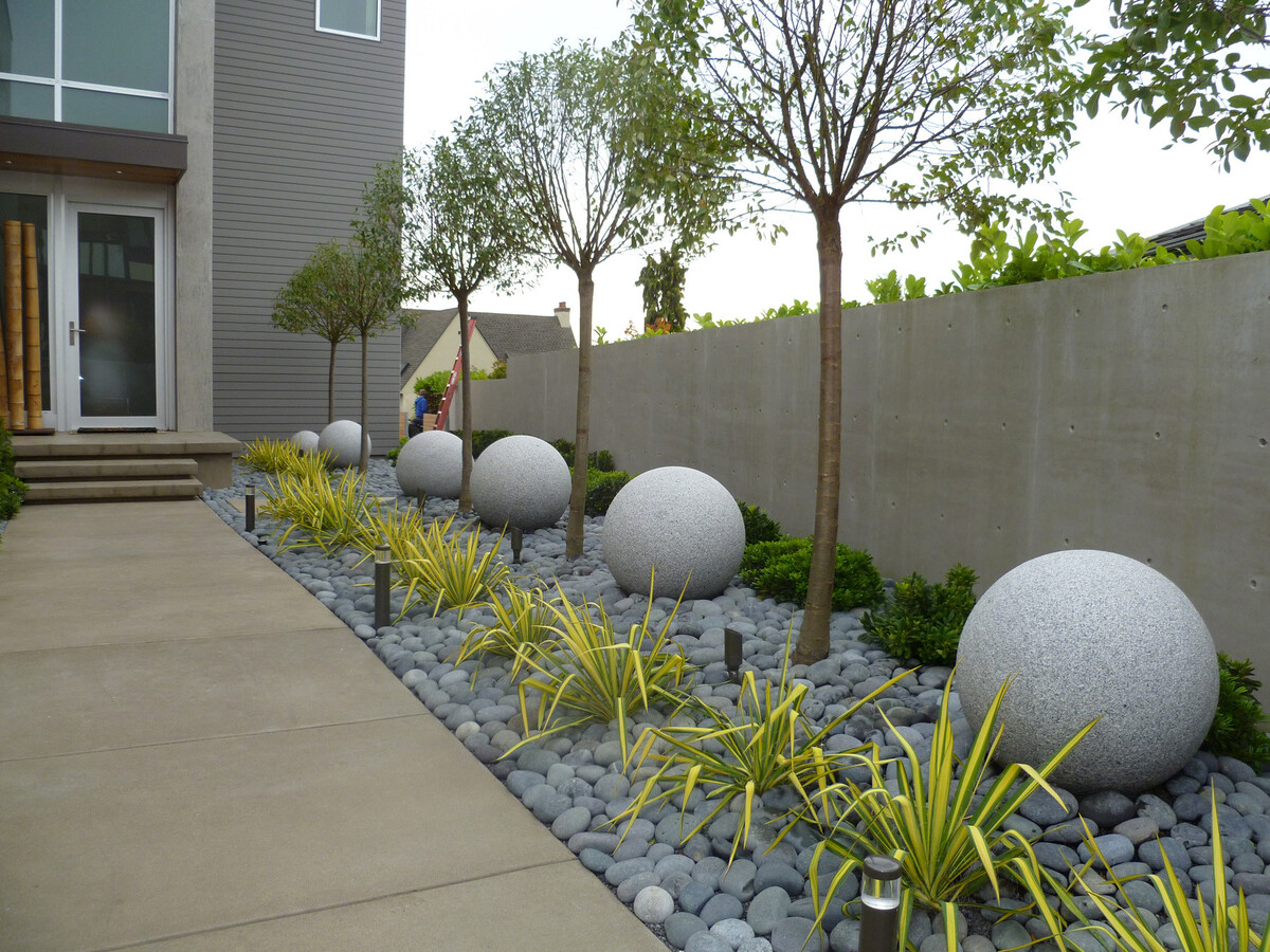 creative ways to use black rocks in landscaping 22