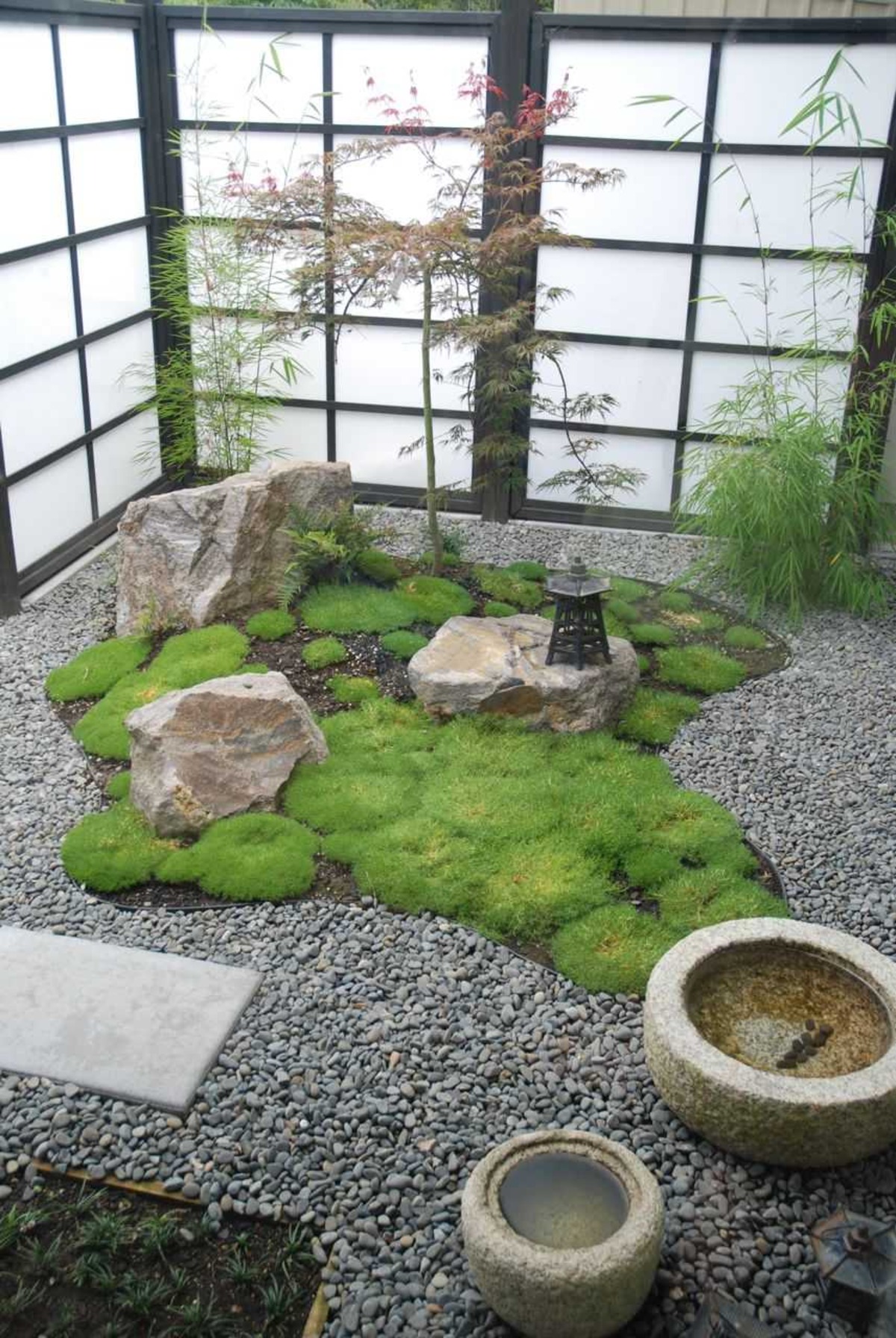 creative ways to use black rocks in landscaping 25