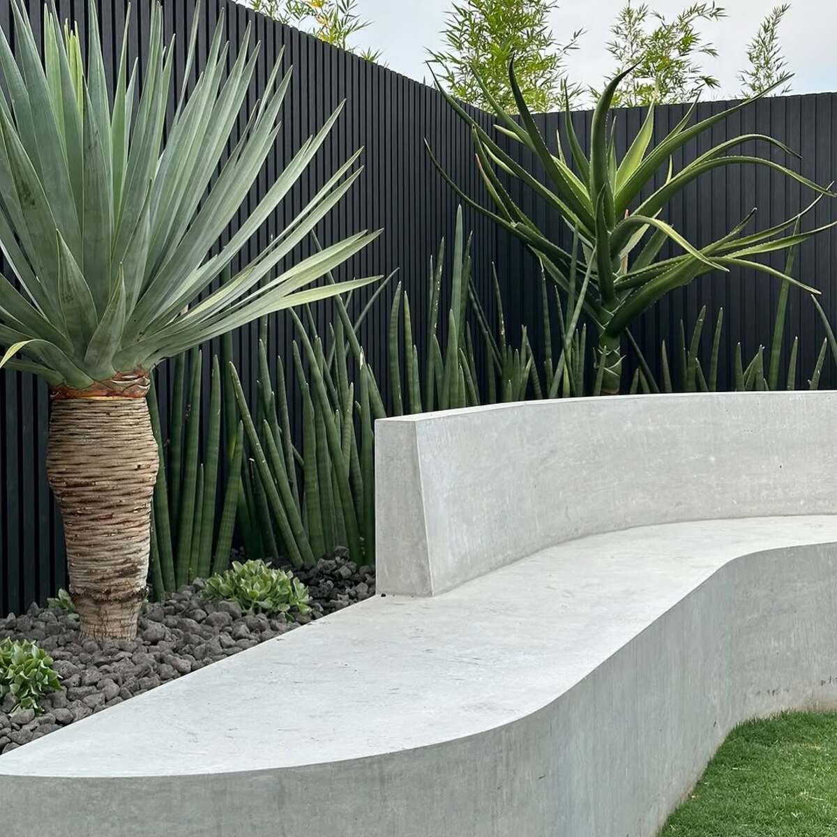 creative ways to use black rocks in landscaping 5
