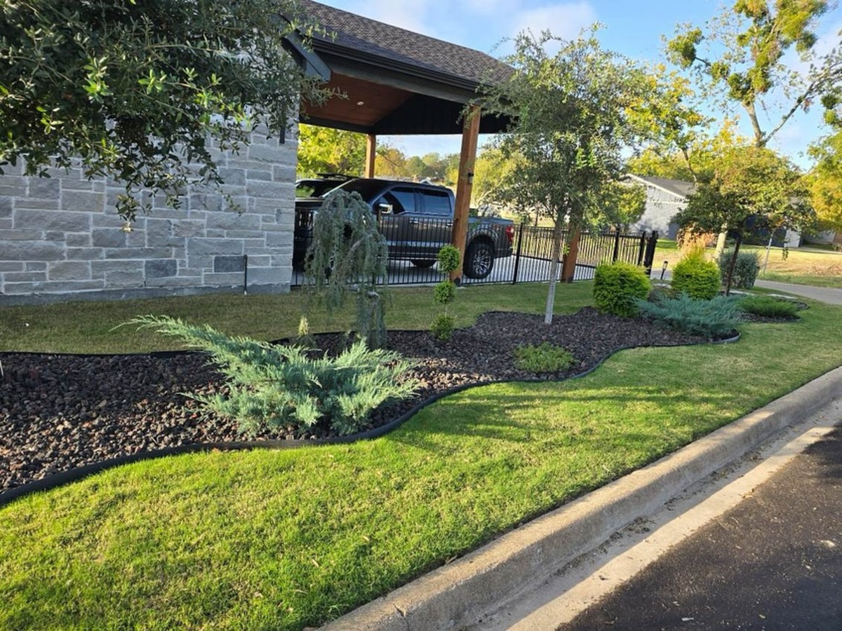 creative ways to use black rocks in landscaping 9