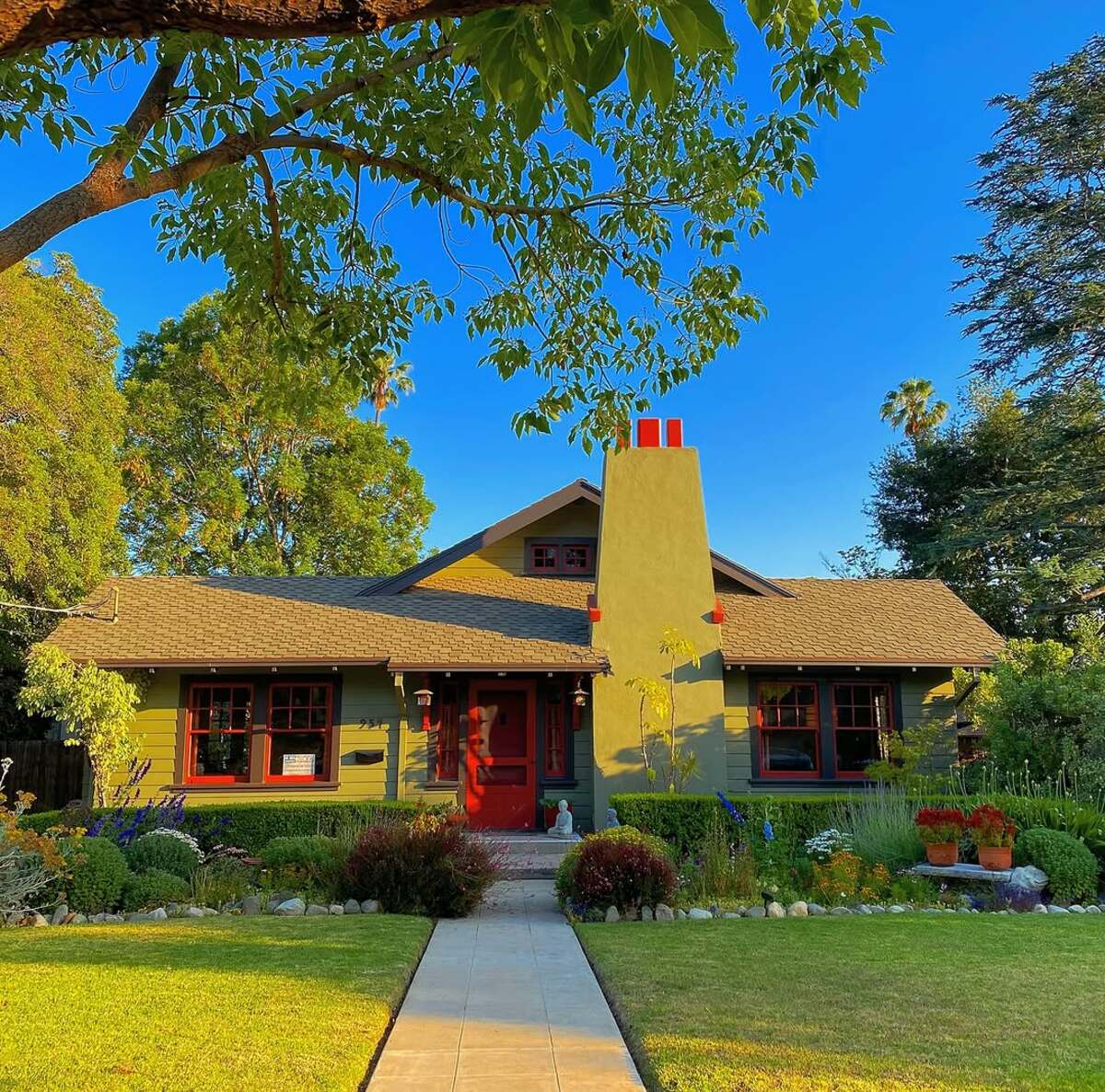 easy ways to boost your home curb appeal instantly 13