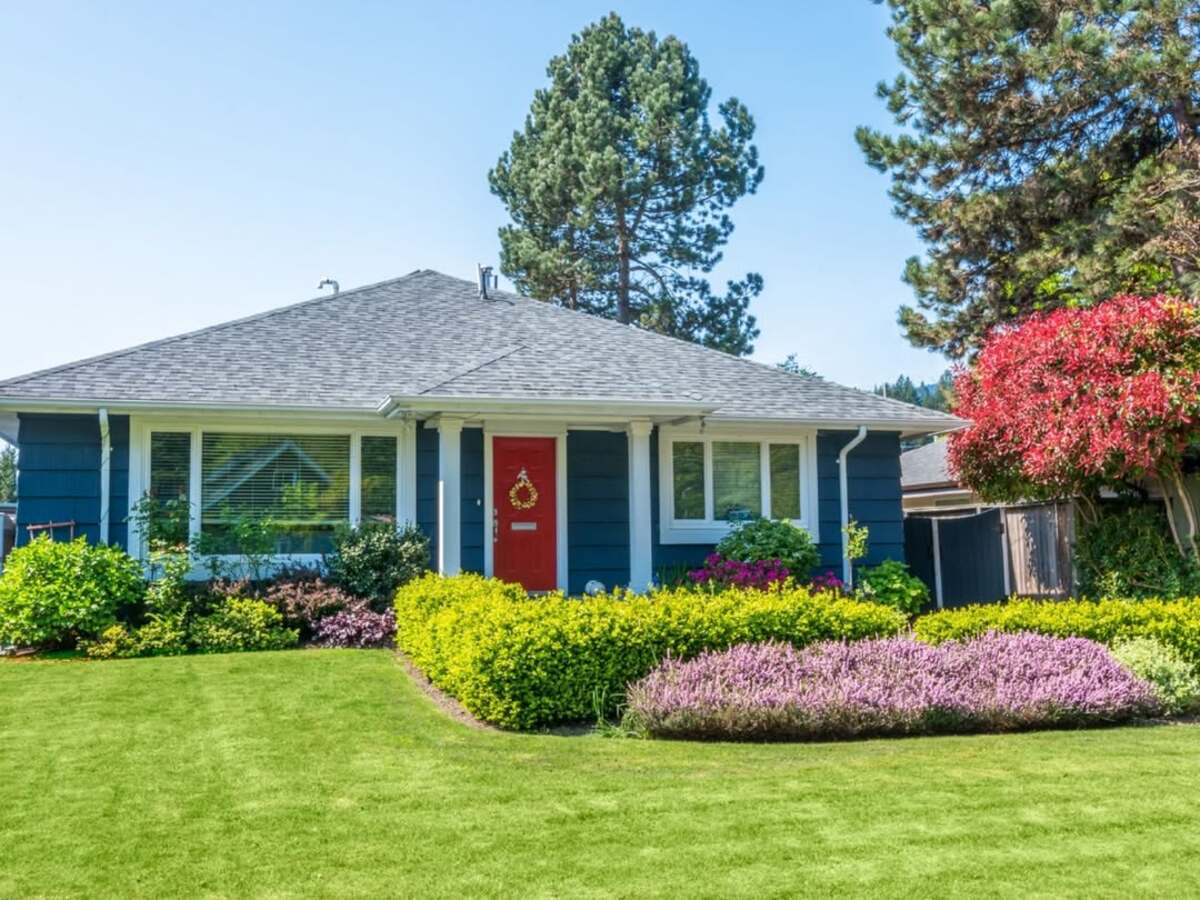 easy ways to boost your home curb appeal instantly 22