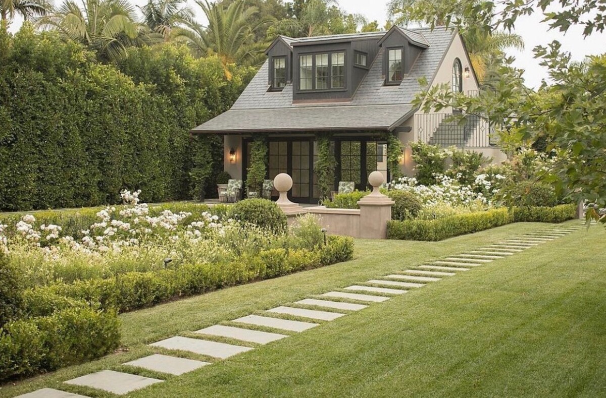 easy ways to boost your home curb appeal instantly 6