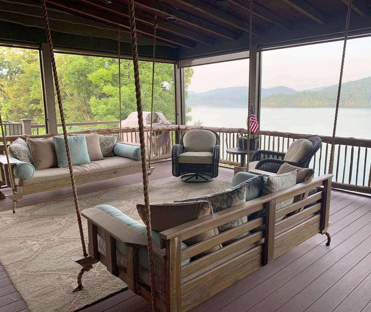 gorgeous screened in patio 15