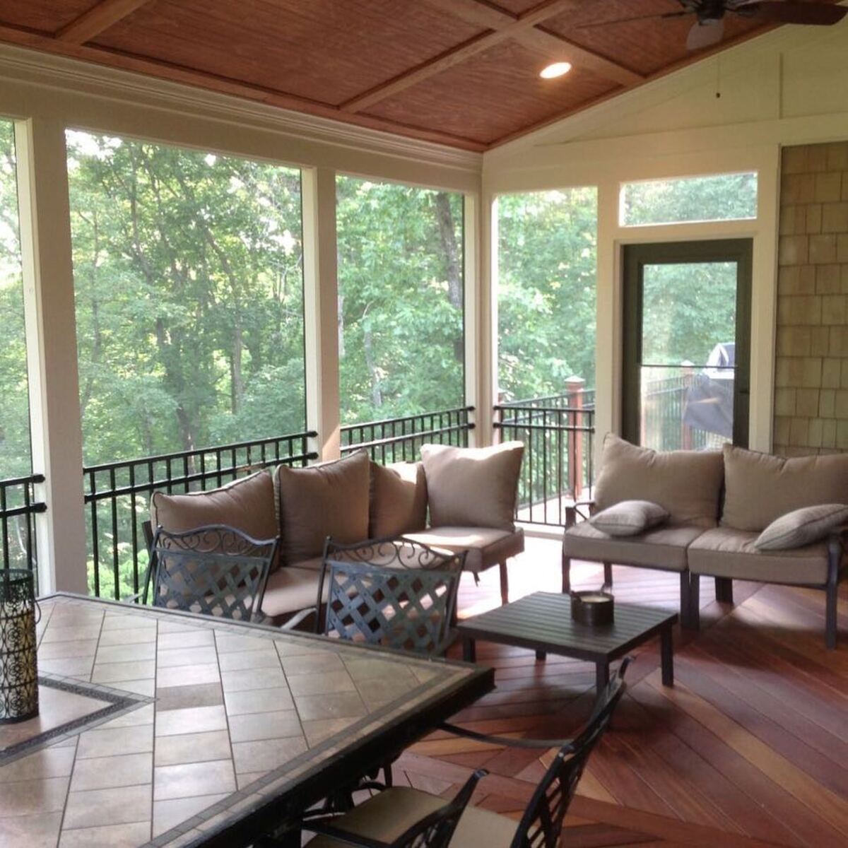 gorgeous screened in patio 2