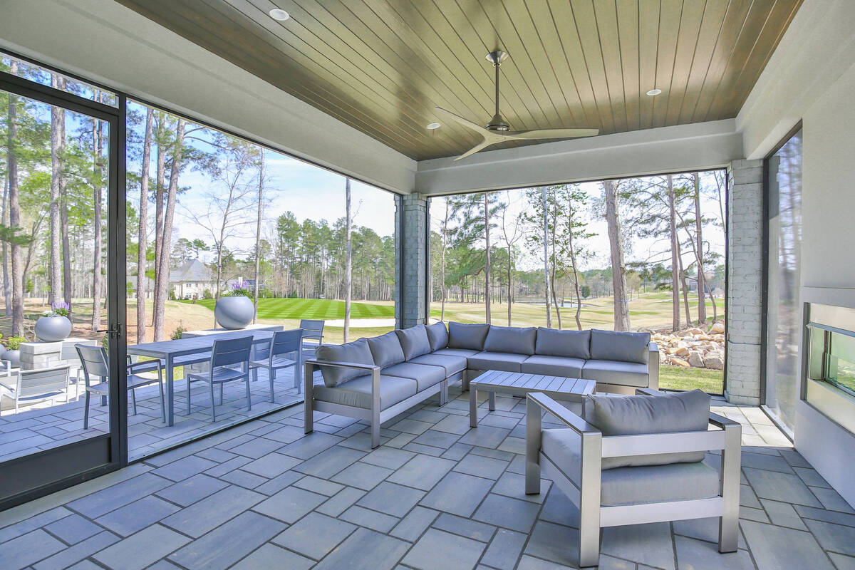 gorgeous screened in patio 20