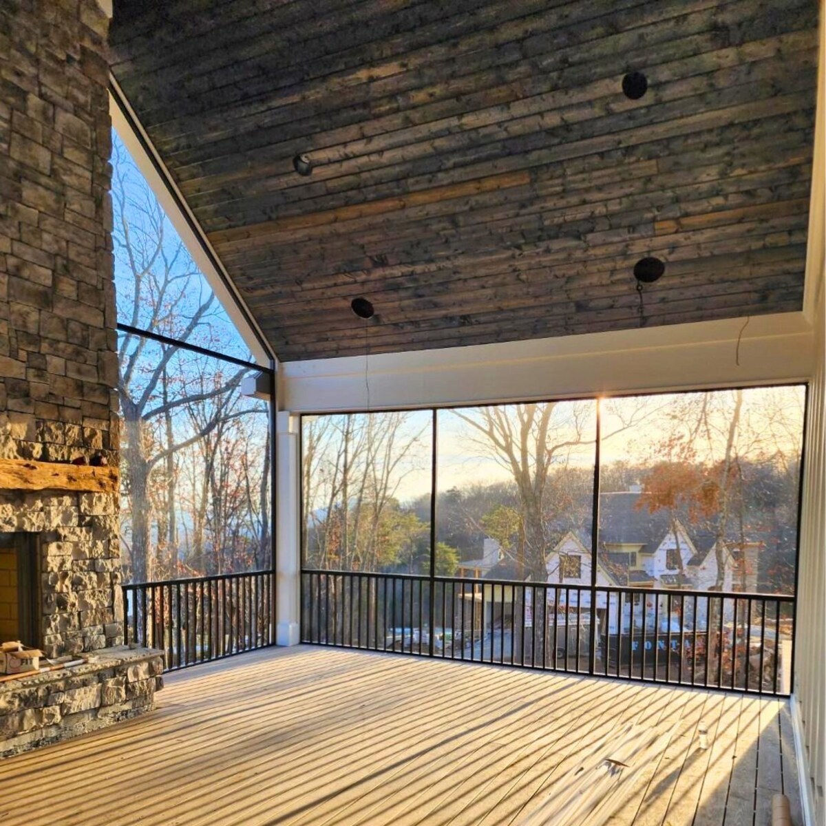 gorgeous screened in patio 7